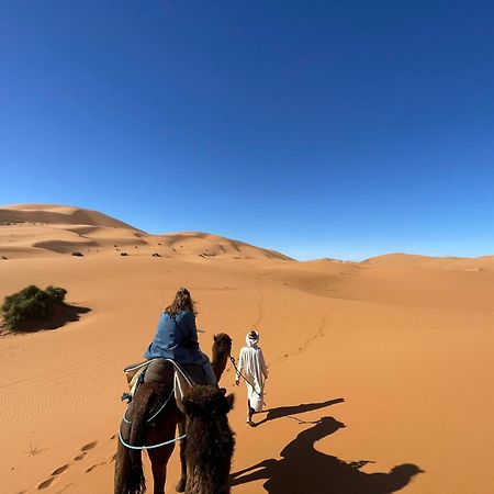 ホテル Camp Familia Erg Chebbi メルズーガ エクステリア 写真