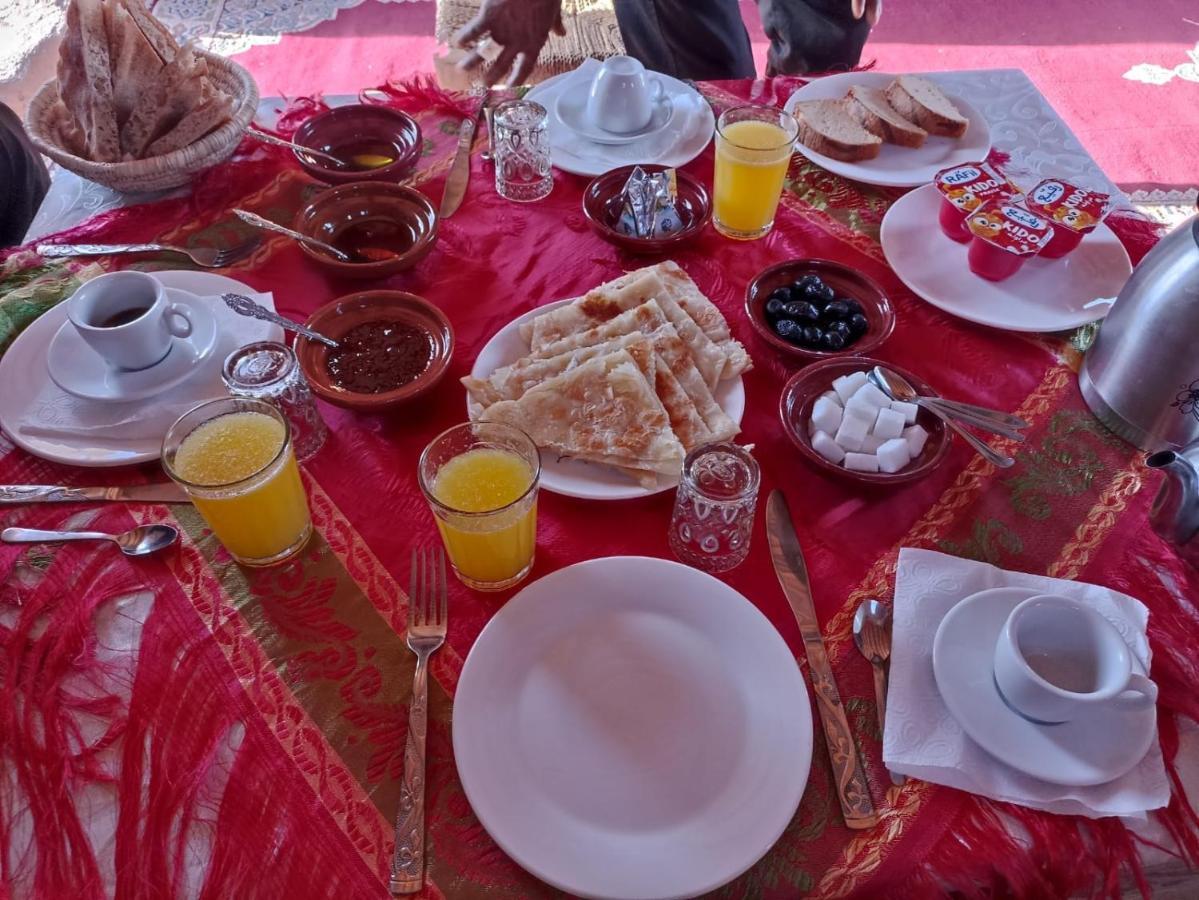 ホテル Camp Familia Erg Chebbi メルズーガ エクステリア 写真