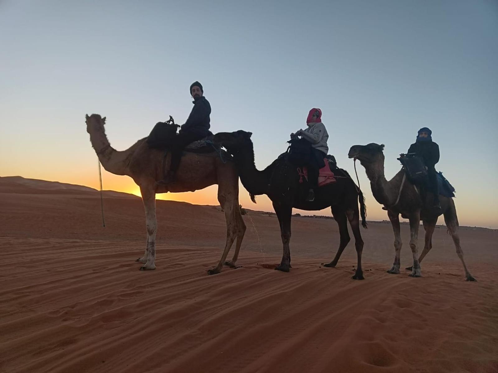 ホテル Camp Familia Erg Chebbi メルズーガ エクステリア 写真