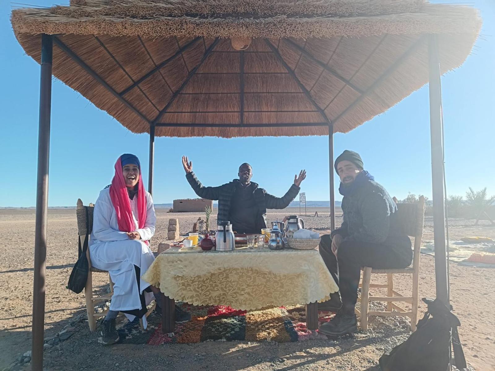 ホテル Camp Familia Erg Chebbi メルズーガ エクステリア 写真