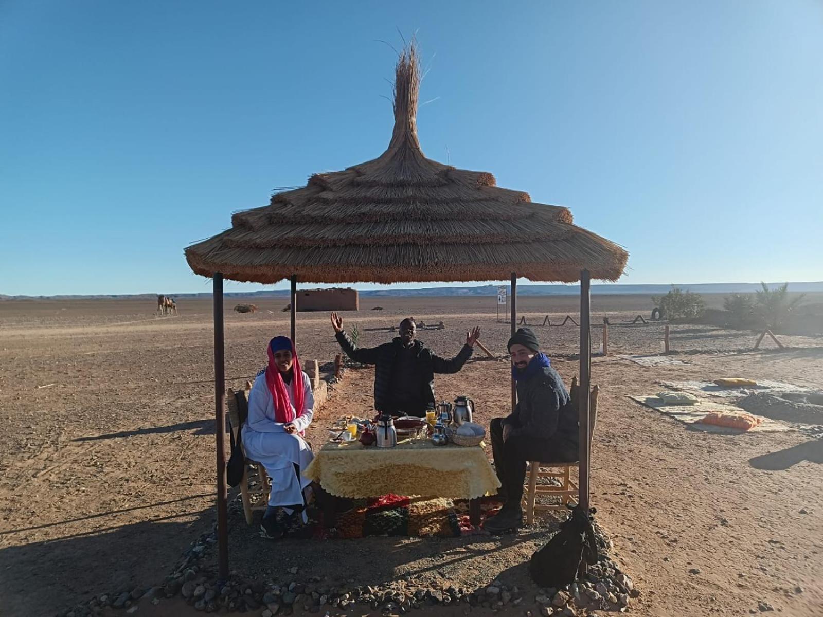 ホテル Camp Familia Erg Chebbi メルズーガ エクステリア 写真