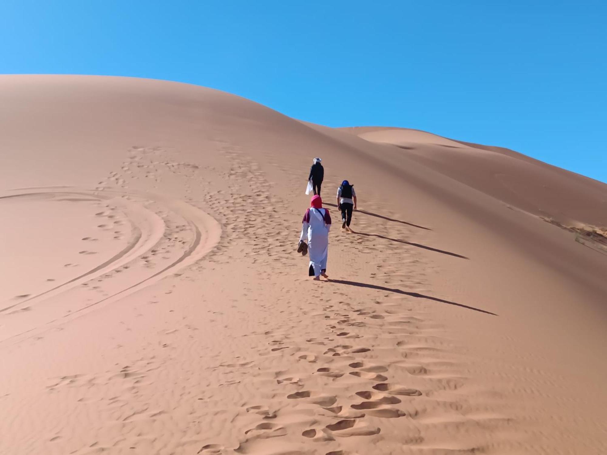 ホテル Camp Familia Erg Chebbi メルズーガ エクステリア 写真