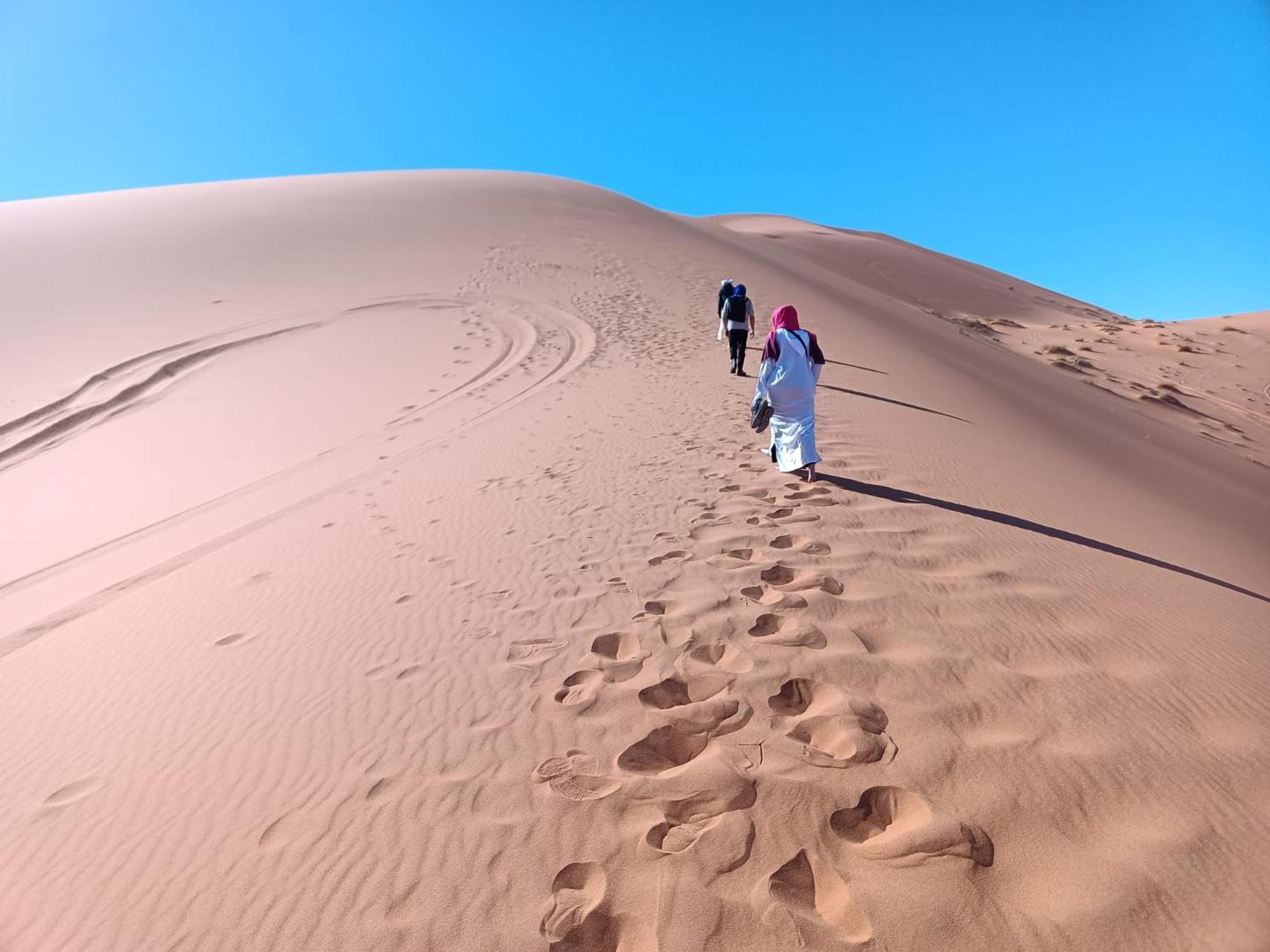 ホテル Camp Familia Erg Chebbi メルズーガ エクステリア 写真