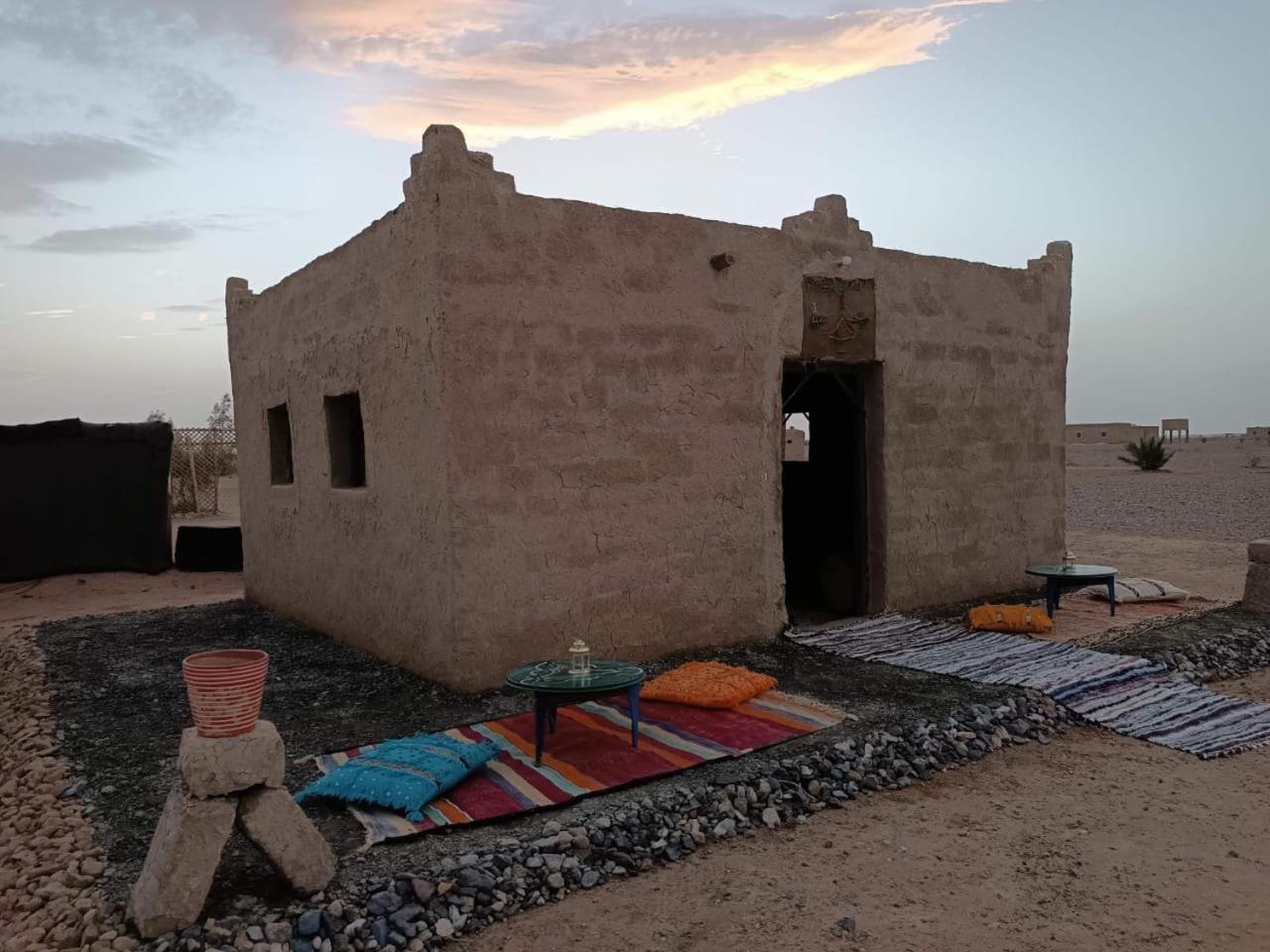 ホテル Camp Familia Erg Chebbi メルズーガ エクステリア 写真