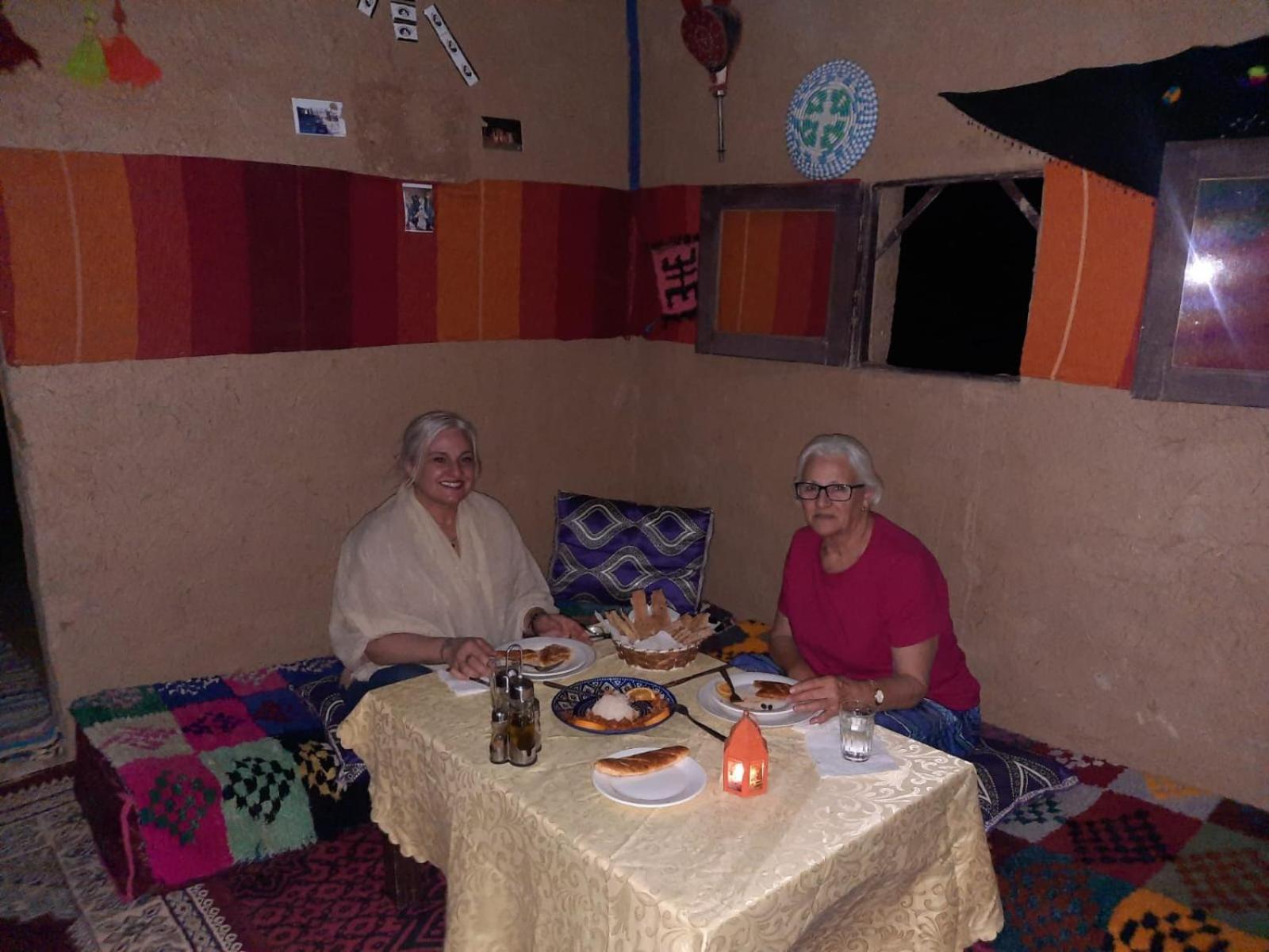 ホテル Camp Familia Erg Chebbi メルズーガ エクステリア 写真
