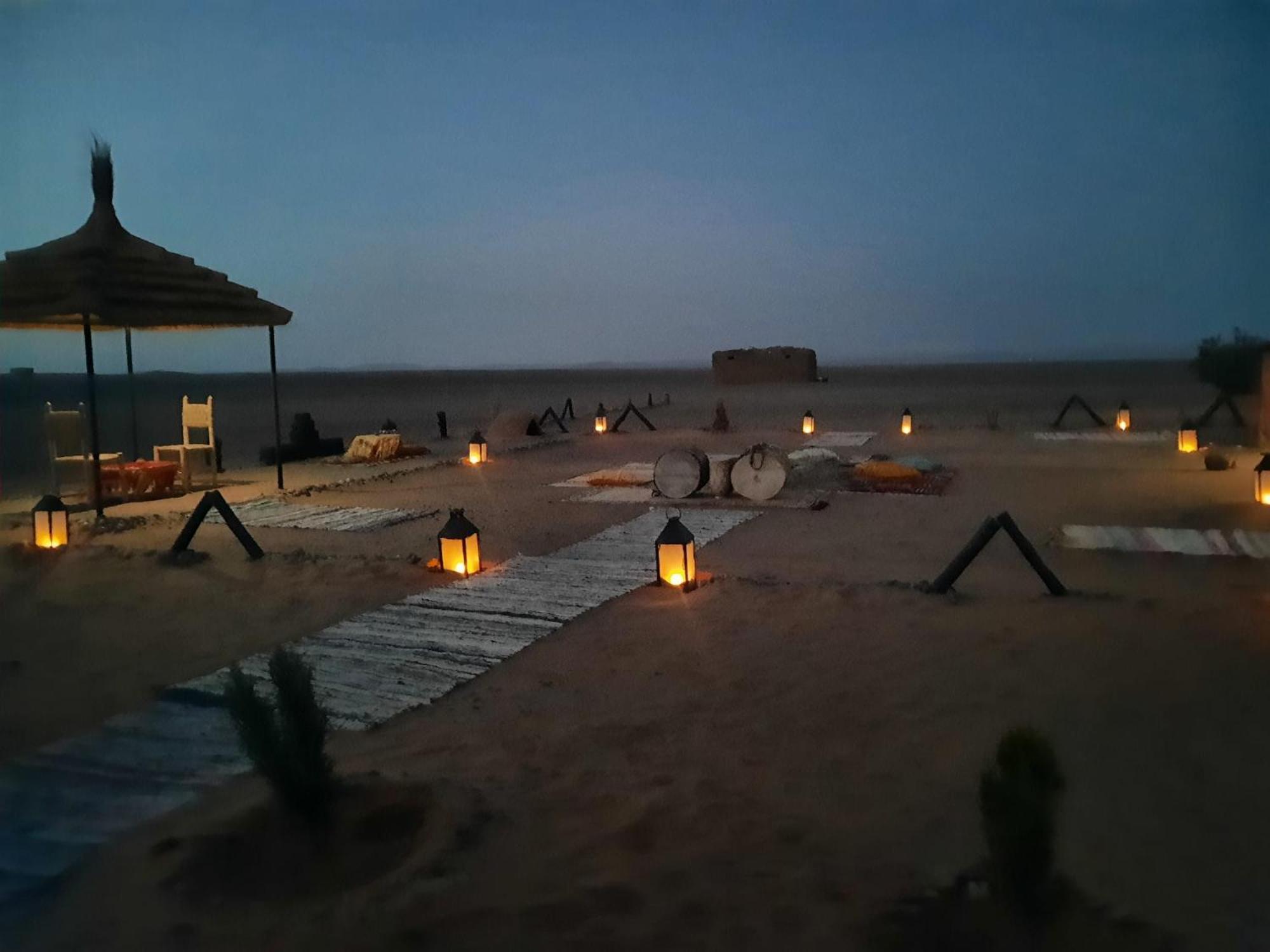 ホテル Camp Familia Erg Chebbi メルズーガ エクステリア 写真