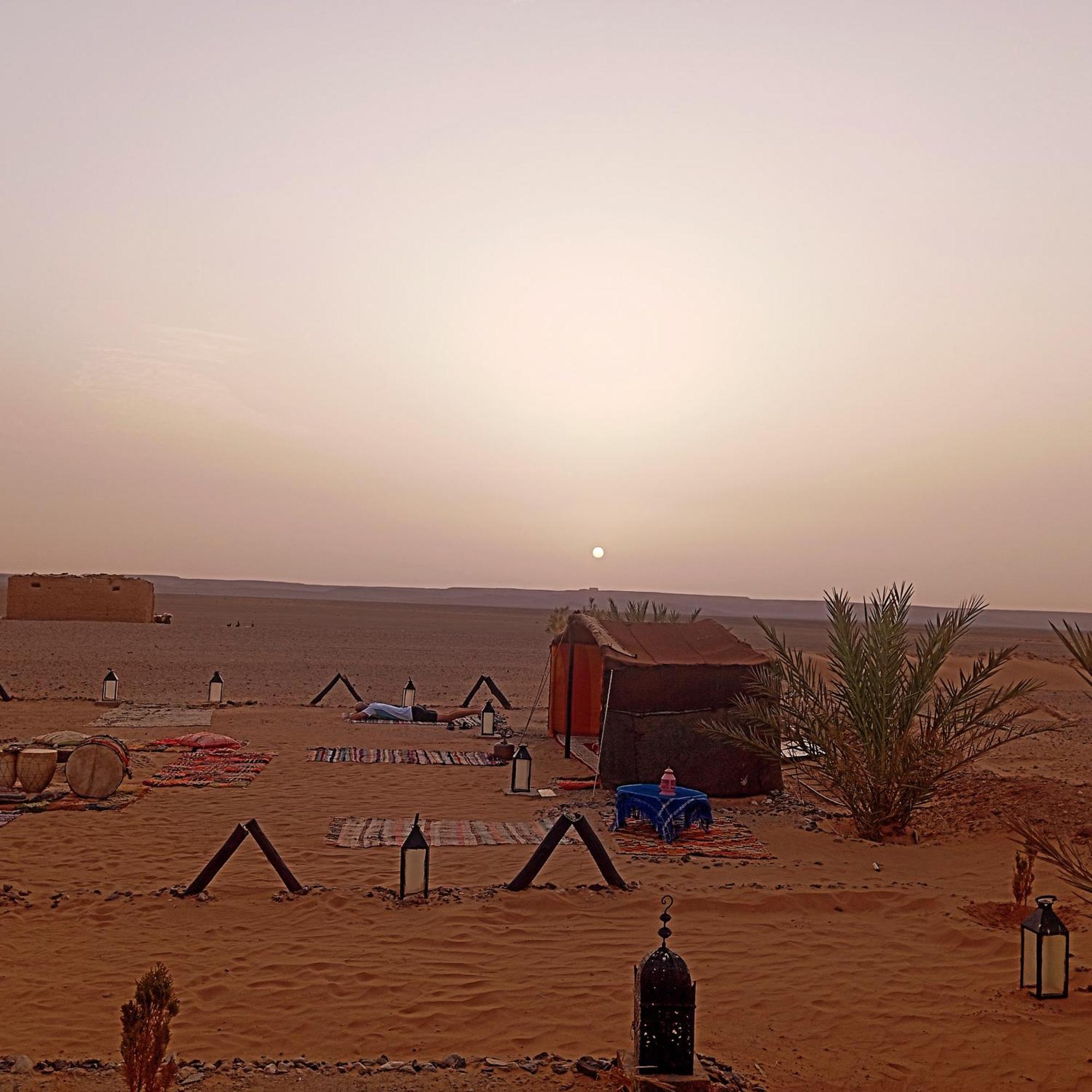 ホテル Camp Familia Erg Chebbi メルズーガ エクステリア 写真