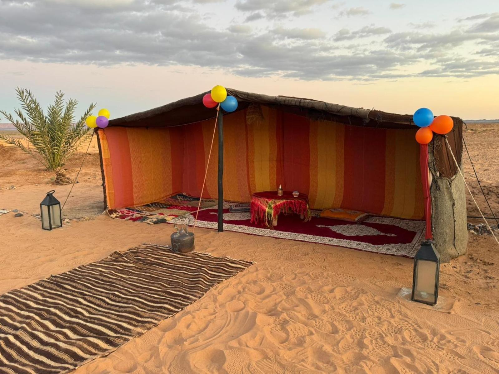 ホテル Camp Familia Erg Chebbi メルズーガ エクステリア 写真
